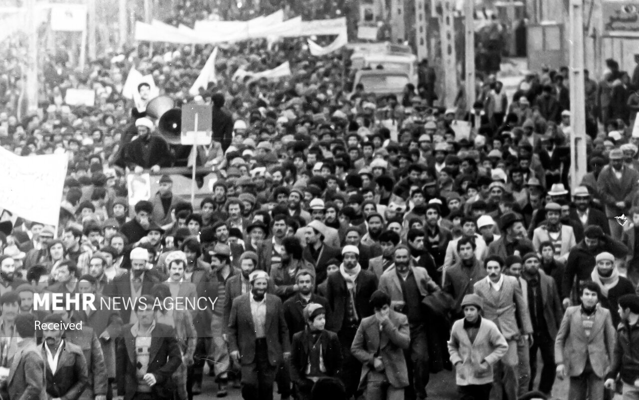 مردم قم در حماسه ۱۹ دی نهایت پایبندی خود را به ارزش‌های دینی به نمایش گذاشتند - خبرگزاری ساز ایرانی | اخبار ایران و جهان